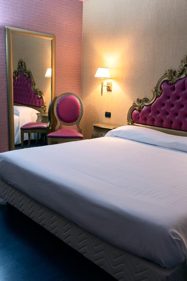 Gropello Cairoli Hotel - Motel Flower المظهر الخارجي الصورة