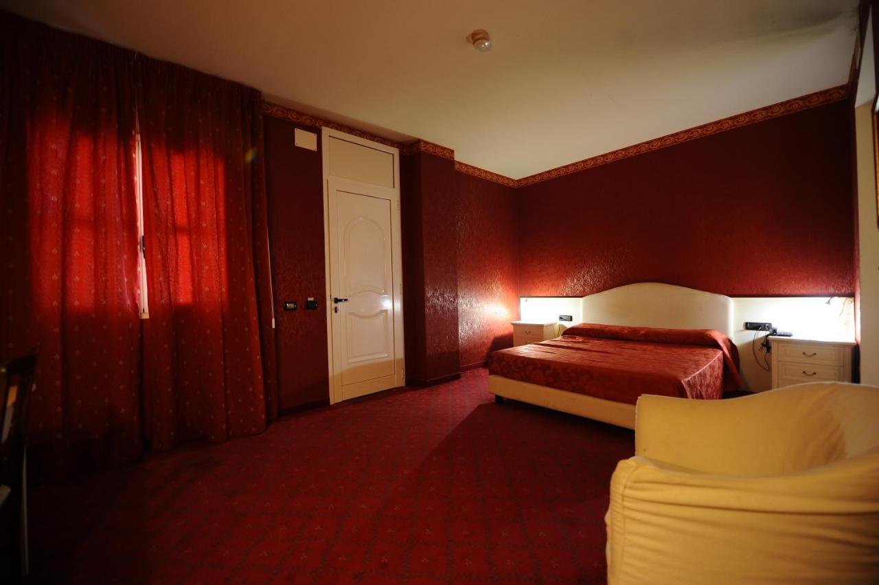 Gropello Cairoli Hotel - Motel Flower المظهر الخارجي الصورة