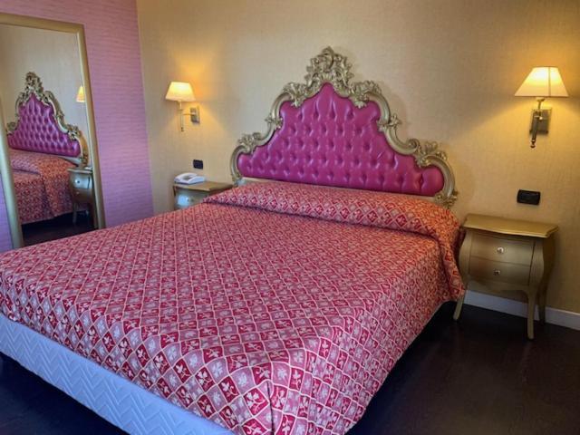 Gropello Cairoli Hotel - Motel Flower المظهر الخارجي الصورة